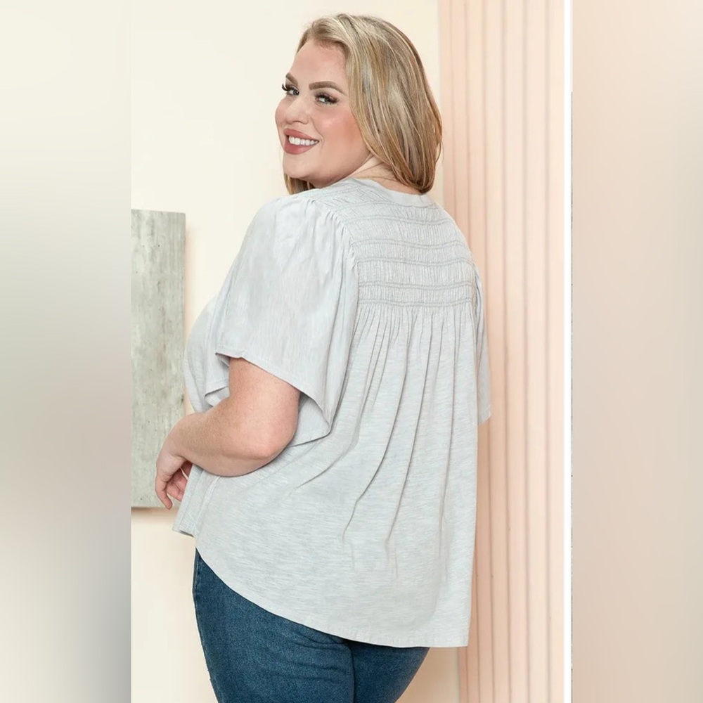 GILLI Plus Size Cotton Smocked Yoke Flutter Sleeve Casual Made In USA Top - Picture 4 of 8
